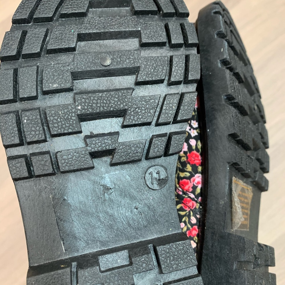 Aviva Girl Floral Lace Up Combat Boots Kids 11 - Picture 4 of 8